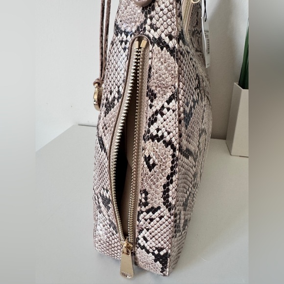 Brahmin Tabitha Beige Sandcastle Leather Shoulder NWT - Picture 15 of 15